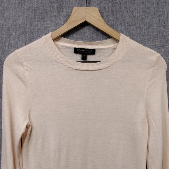 Banana Republic 100% Merino Wool Sweater Women's S Cream Casual Minimalist - Picture 3 of 9